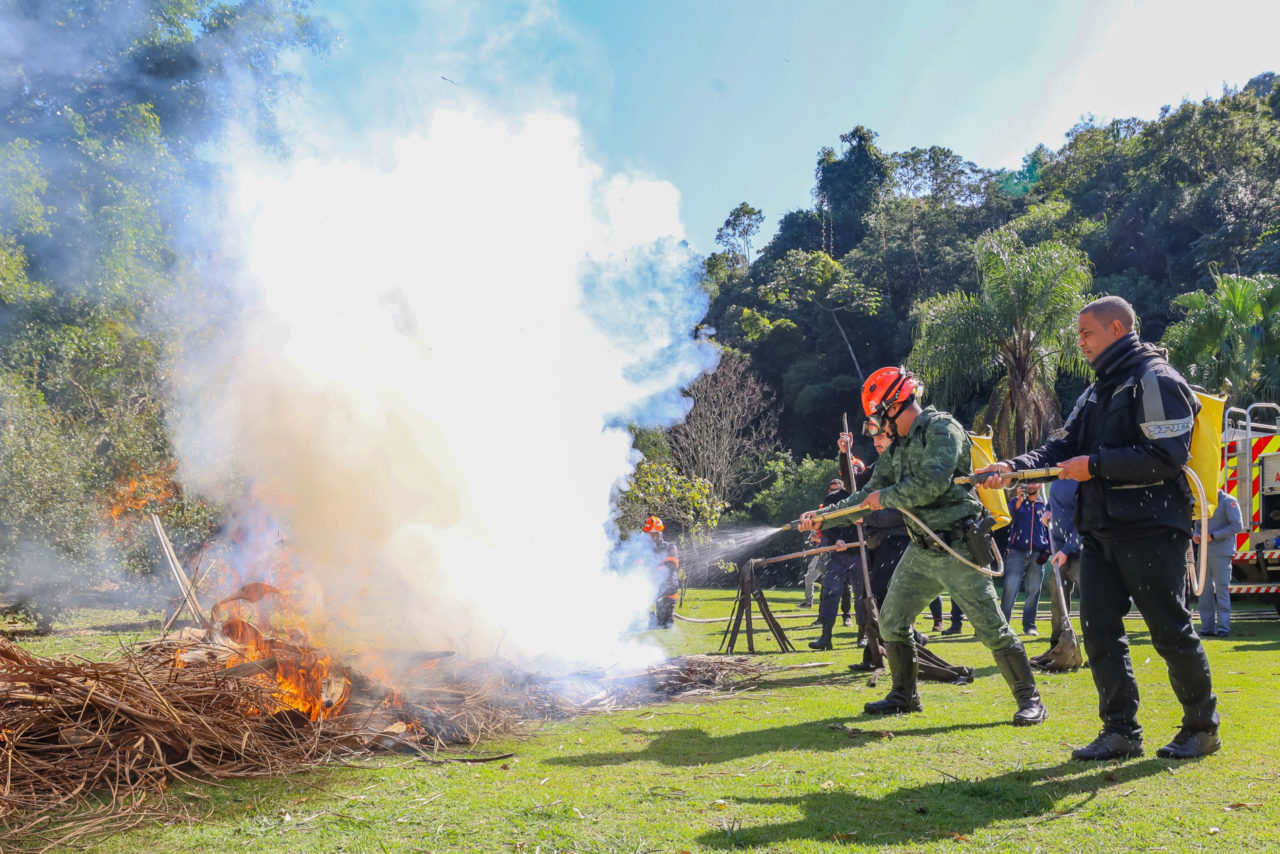 Jundiaí prepara população para prevenção de incêndios na estiagem