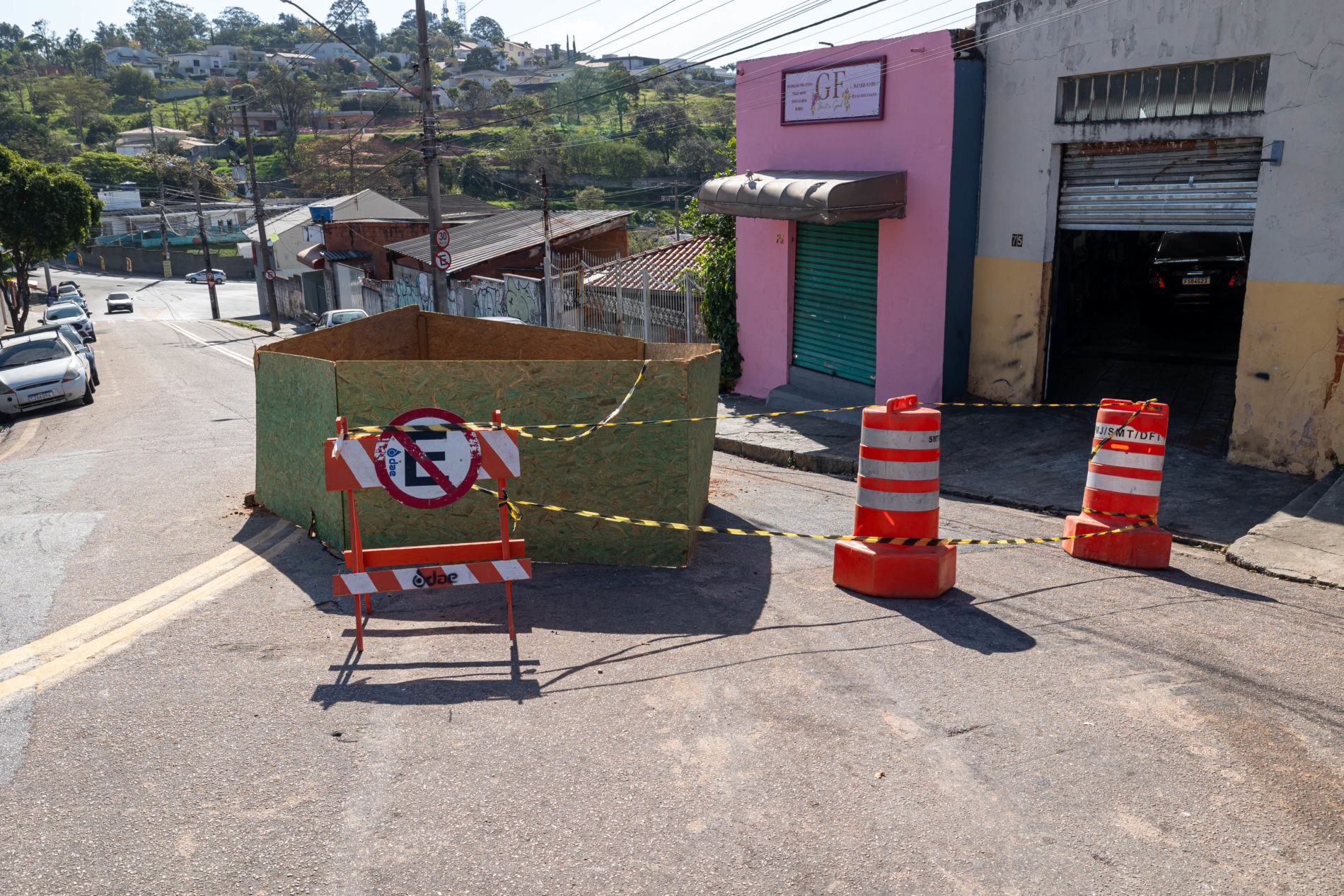 Rua Pernambuco, no Tarumã, tem interdição parcial
