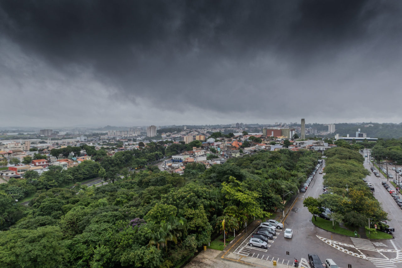 Chuva e ventos fortes chegam a Jundiaí: veja como se proteger