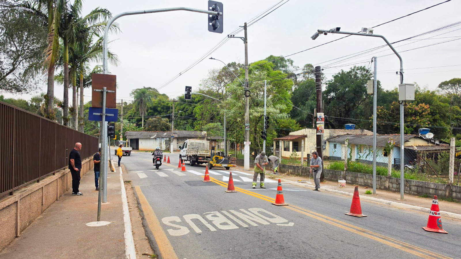 Avenida José Mezzalira terá semáforo para pedestres