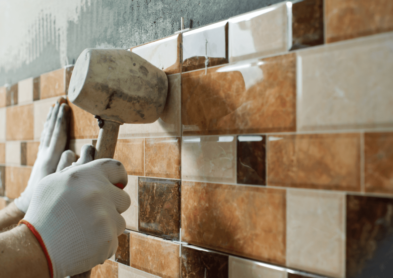 Curso gratuito de assentamento em Jundiaí abre portas para o mercado da construção