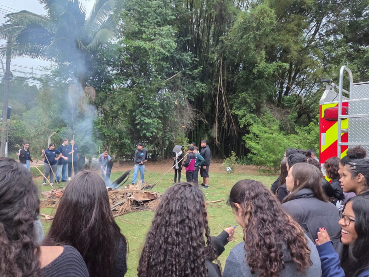 Defesa Civil Jundiaí realiza capacitação para alunos da ETEC Benedito Storani na Serra do Japi