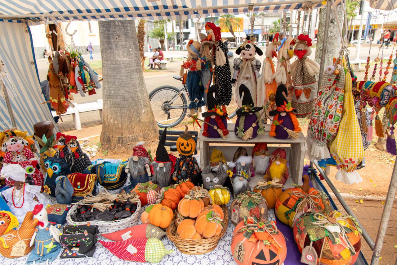 Feira de artesanato em Jundiaí celebra outubro criativo com temas infantis e de Halloween