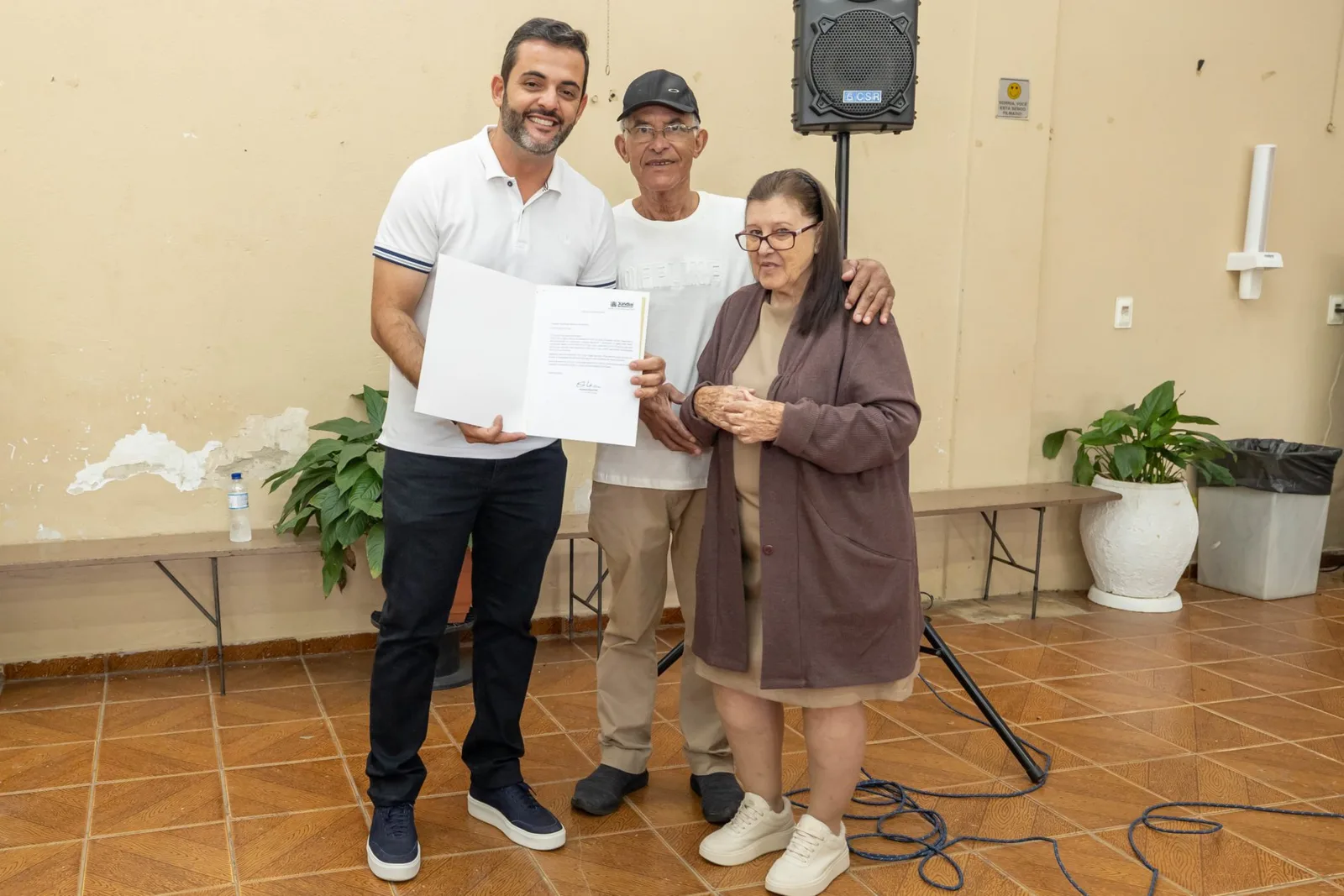 Jundiaí entrega matrículas de imóveis após 32 anos de espera no Ivoturucaia