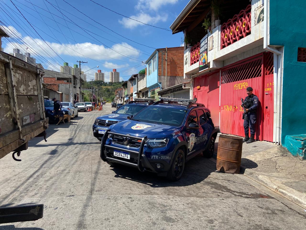 Operação na Vila Esperança amplia segurança e atendimento social